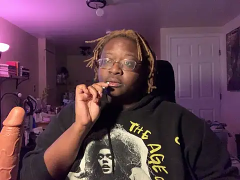 Snapshot of BigKittyRaven chatting on February 3, 2025, 4:35 am BigKittyRaven online show from February 3, 2025, 4:35 am