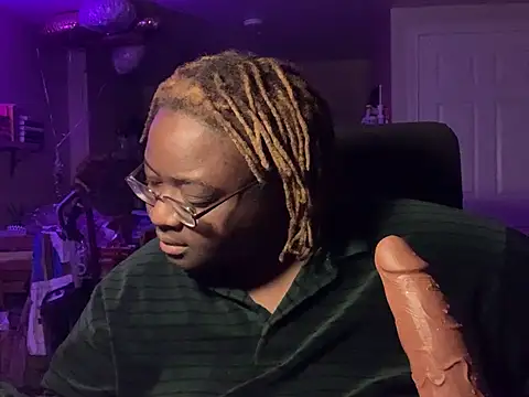 Snapshot of BigKittyRaven chatting on February 13, 2025, 4:32 am BigKittyRaven online show from February 13, 2025, 4:32 am