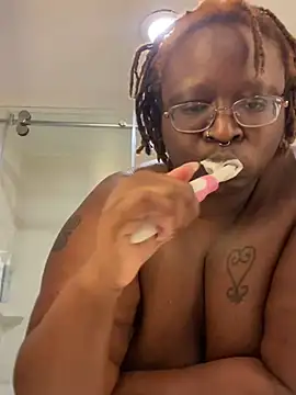 Snapshot of BigKittyRaven chatting on December 14, 2024, 2:33 am BigKittyRaven online show from December 14, 2024, 2:33 am