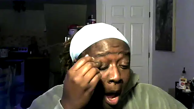 Snapshot of BigKittyRaven chatting on December 5, 2024, 1:20 am BigKittyRaven online show from December 5, 2024, 1:20 am