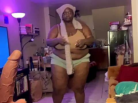 Snapshot of BigKittyRaven chatting on December 8, 2024, 7:05 am BigKittyRaven online show from December 8, 2024, 7:05 am