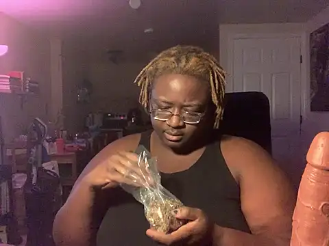 Snapshot of BigKittyRaven chatting on February 7, 2025, 4:37 am BigKittyRaven online show from February 7, 2025, 4:37 am