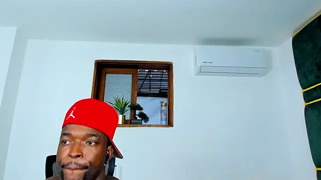 Snapshot of Dylan_Taylor chatting on July 28, 2026, 6:20 pm Dylan Taylor online show from July 28, 2026, 6:20 pm