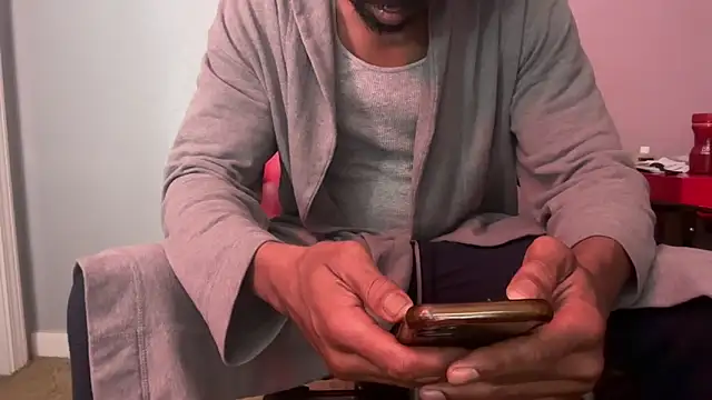 Snapshot of skarfosbabes69 chatting on March 12, 2026, 9:02 am skarfosbabes69 online show from March 12, 2026, 9:02 am