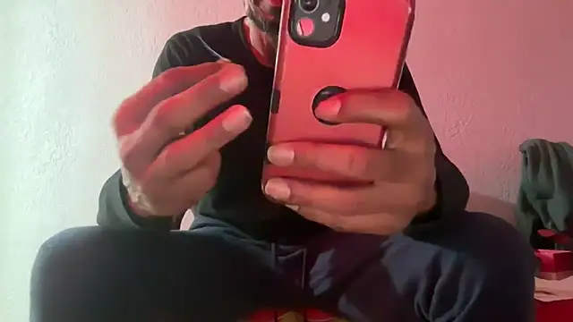 Snapshot of skarfosbabes69 chatting on February 16, 2026, 1:37 am skarfosbabes69 online show from February 16, 2026, 1:37 am