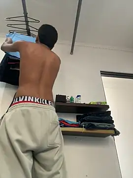 Snapshot of latin_bbc chatting on October 28, 2025, 8:30 pm latin bbc online show from October 28, 2025, 8:30 pm