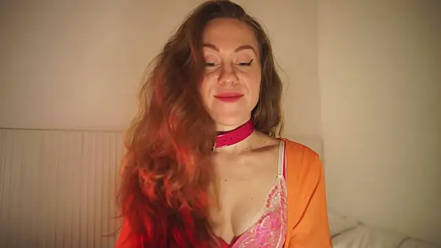 Berberis  Silene online show from February 5, 2026, 8:04 pm