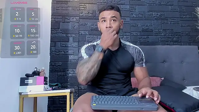 Snapshot of bruno_miller_ chatting on November 20, 2025, 8:31 pm bruno miller online show from November 20, 2025, 8:31 pm