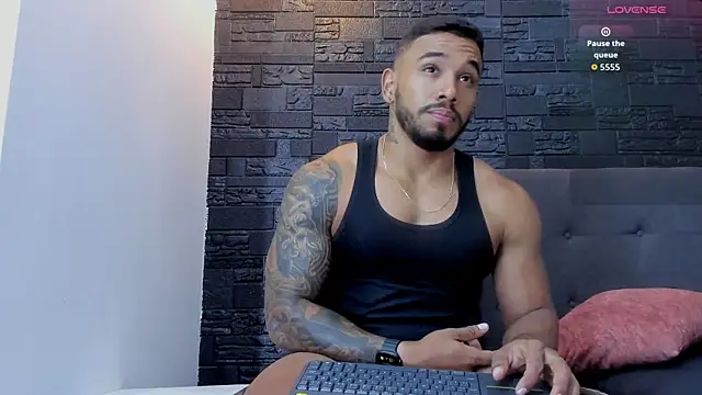 Snapshot of bruno_miller_ chatting on November 15, 2025, 8:46 pm bruno miller online show from November 15, 2025, 8:46 pm