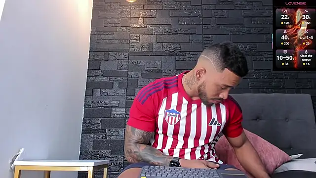 Snapshot of bruno_miller_ chatting on October 18, 2025, 9:28 pm bruno miller online show from October 18, 2025, 9:28 pm