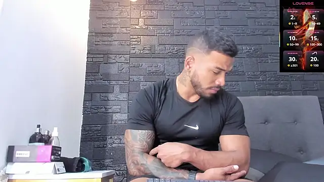 Snapshot of bruno_miller_ chatting on October 9, 2025, 9:59 pm bruno miller online show from October 9, 2025, 9:59 pm