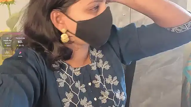 Tamil Shalini Lustyy online show from May 5, 2026, 4:37 am