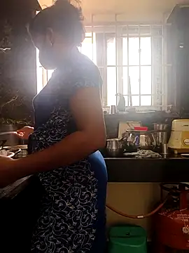 Tamil Shalini Lustyy online show from January 16, 2026, 7:45 am