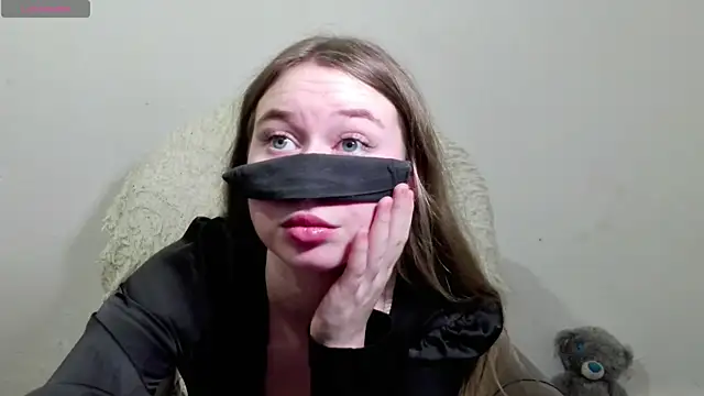 Mikki5P online show from January 11, 2025, 5:07 pm