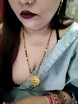 Snapshot of Mayuri77 chatting on October 17, 2025, 8:06 am Mayuri77 online show from October 17, 2025, 8:06 am