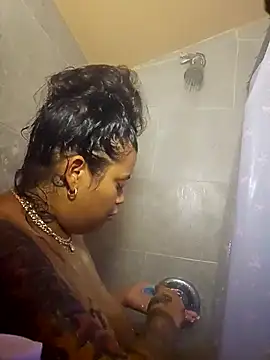 Snapshot of shyfr34k chatting on December 2, 2025, 1:06 am shyfr34k online show from December 2, 2025, 1:06 am