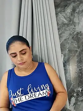 Snapshot of ElizabethWeil chatting on June 6, 2026, 3:06 pm ElizabethWeil online show from June 6, 2026, 3:06 pm
