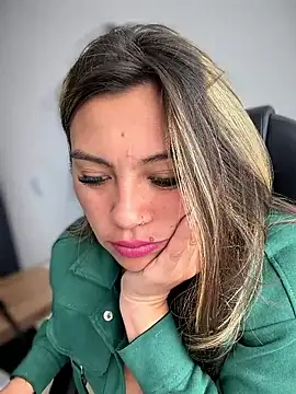 Snapshot of LIZ-06_ chatting on June 9, 2026, 1:34 pm LIZ-06 online show from June 9, 2026, 1:34 pm