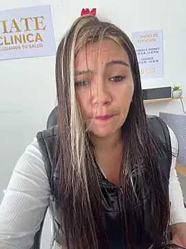 Snapshot of LIZ-06_ chatting on August 5, 2026, 1:27 pm LIZ-06 online show from August 5, 2026, 1:27 pm