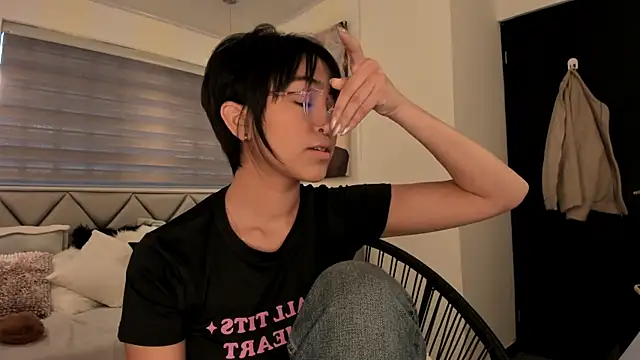 Snapshot of im_Luucy chatting on January 10, 2025, 12:58 pm im Luucy online show from January 10, 2025, 12:58 pm