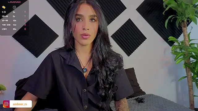 Snapshot of Ambeer_Rousess chatting on October 22, 2025, 8:19 pm Ambeer Rousess online show from October 22, 2025, 8:19 pm