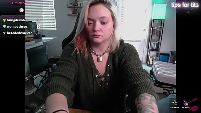 tayweird online show from January 9, 2025, 11:02 pm