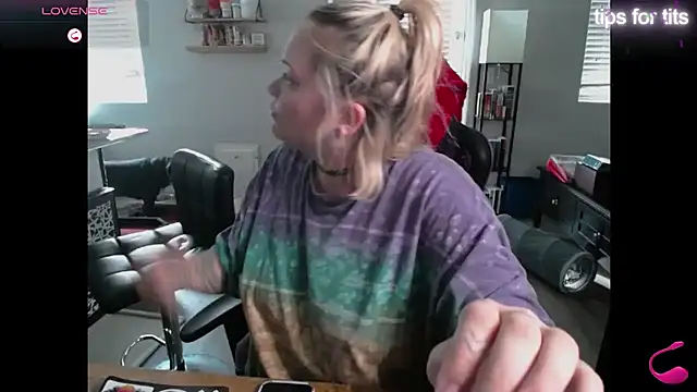 tayweird online show from January 22, 2025, 11:21 pm