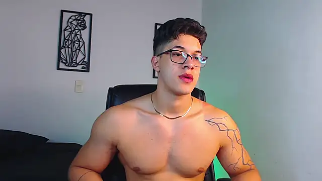 TravisJoplinn online show from December 20, 2024, 10:43 pm