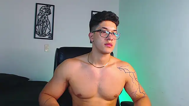 TravisJoplinn online show from December 21, 2024, 1:47 am