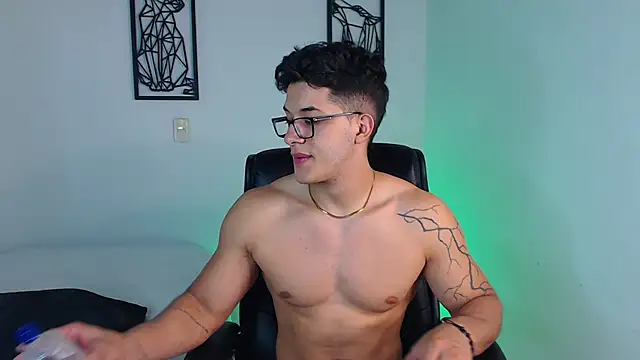 TravisJoplinn online show from December 12, 2024, 10:20 pm