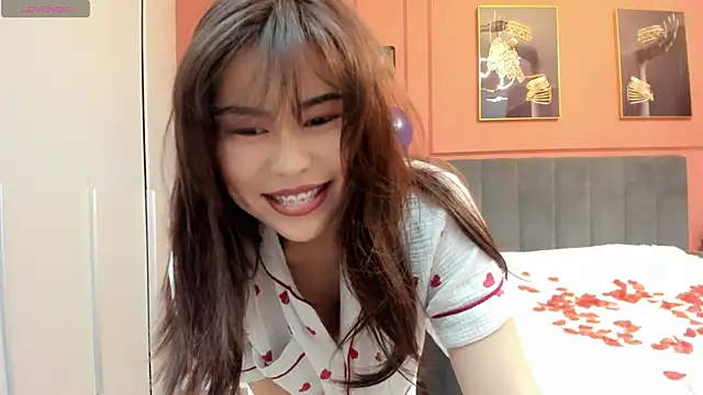 may mia online show from March 10, 2025, 7:00 am