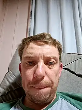 Snapshot of BimodalMood chatting on May 18, 2026, 11:31 pm BimodalMood online show from May 18, 2026, 11:31 pm