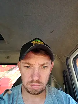 Snapshot of BimodalMood chatting on May 11, 2026, 7:55 pm BimodalMood online show from May 11, 2026, 7:55 pm