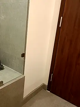 Snapshot of EE9EE9 chatting on January 8, 2026, 12:33 pm EE9EE9 online show from January 8, 2026, 12:33 pm