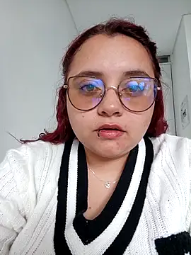Snapshot of CURVY-HORNY chatting on May 4, 2026, 9:06 pm CURVY-HORNY online show from May 4, 2026, 9:06 pm