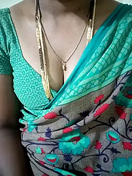 Snapshot of Cute-chinny chatting on January 2, 2025, 2:57 pm Cute-chinny online show from January 2, 2025, 2:57 pm