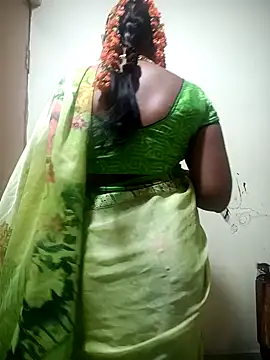 Snapshot of Cute-chinny chatting on February 5, 2025, 2:26 pm Cute-chinny online show from February 5, 2025, 2:26 pm