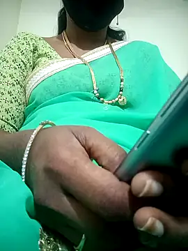 Snapshot of Cute-chinny chatting on February 8, 2025, 6:11 pm Cute-chinny online show from February 8, 2025, 6:11 pm
