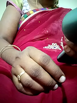Snapshot of Cute-chinny chatting on February 7, 2025, 12:42 am Cute-chinny online show from February 7, 2025, 12:42 am