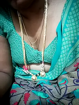 Snapshot of Cute-chinny chatting on September 22, 2025, 1:17 pm Cute-chinny online show from September 22, 2025, 1:17 pm