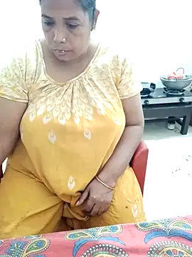 Snapshot of Hotty-rumi chatting on December 4, 2025, 12:04 pm Hotty-rumi online show from December 4, 2025, 12:04 pm