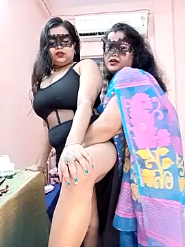 hottbabycam online show from June 18, 2026, 4:56 pm