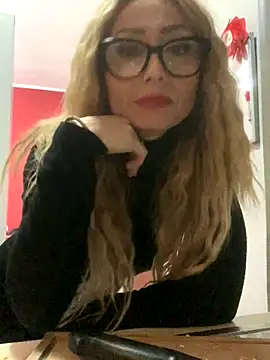 Snapshot of harleyejoker1 chatting on December 2, 2025, 11:12 am harleyejoker1 online show from December 2, 2025, 11:12 am