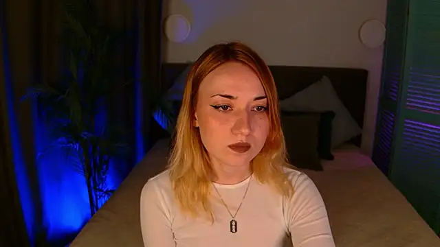Snapshot of Maddy_Garcia chatting on September 27, 2025, 10:16 pm Maddy Garcia online show from September 27, 2025, 10:16 pm