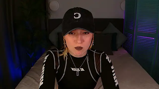 Snapshot of Maddy_Garcia chatting on October 14, 2025, 10:53 pm Maddy Garcia online show from October 14, 2025, 10:53 pm