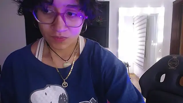 Snapshot of Lili_Gomez_ chatting on November 30, 2025, 12:39 pm Lili Gomez online show from November 30, 2025, 12:39 pm