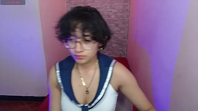 Snapshot of Lili_Gomez_ chatting on October 30, 2025, 2:14 pm Lili Gomez online show from October 30, 2025, 2:14 pm