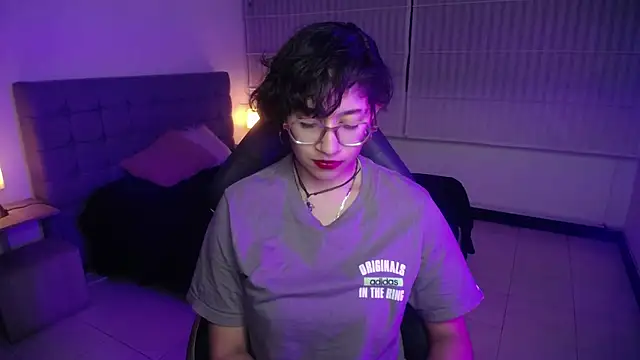 Snapshot of Lili_Gomez_ chatting on October 13, 2025, 1:12 pm Lili Gomez online show from October 13, 2025, 1:12 pm