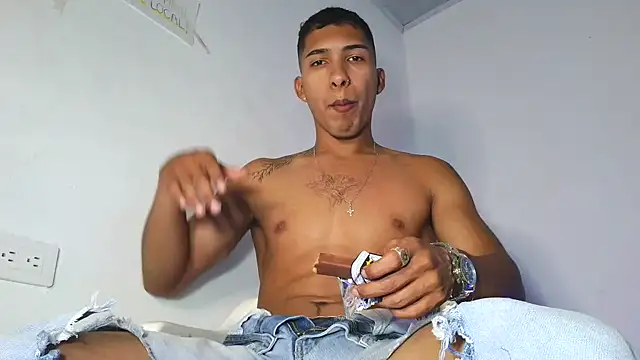 Snapshot of maximo_vega_newv chatting on February 7, 2026, 9:34 pm maximo vega newv online show from February 7, 2026, 9:34 pm