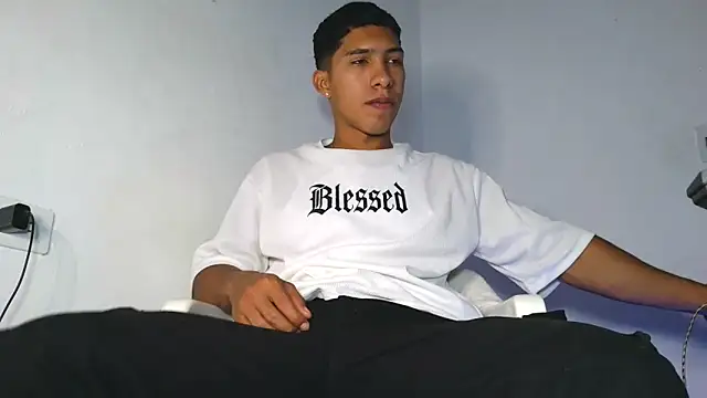 Snapshot of maximo_vega_newv chatting on March 26, 2026, 7:45 pm maximo vega newv online show from March 26, 2026, 7:45 pm